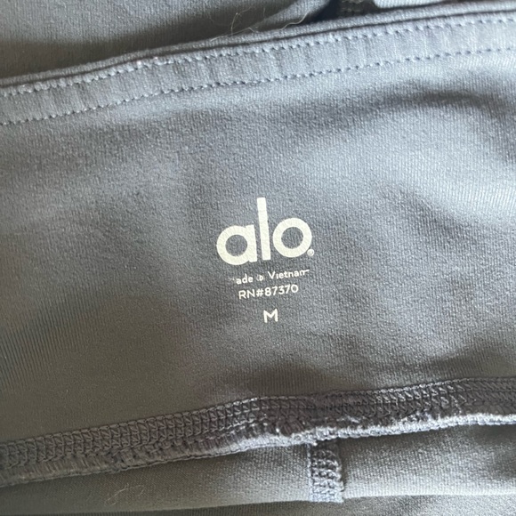 Alo Gray w/Mesh Leggings - Picture 4 of 5